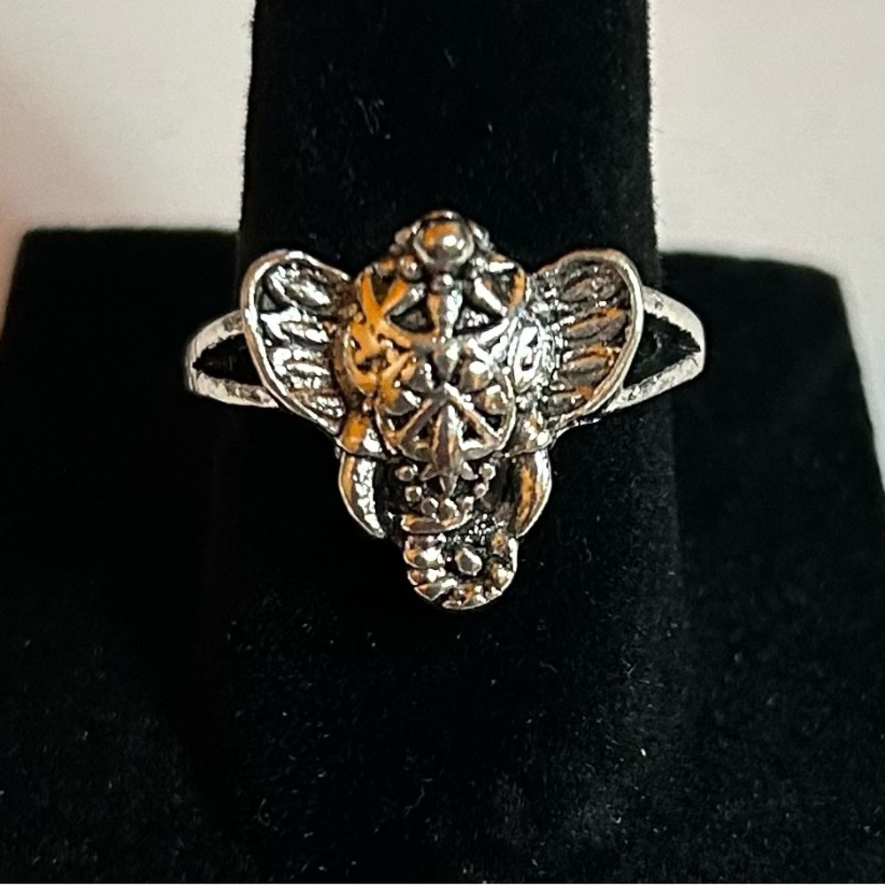 3/$10 Fashion ring size 6 1/2